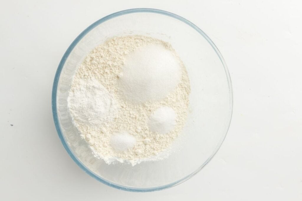 ir together the flour, sugar, baking powder, baking soda, and salt